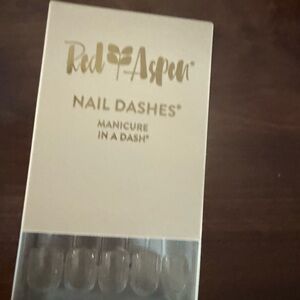 Sparkling Sylvia Nail Set